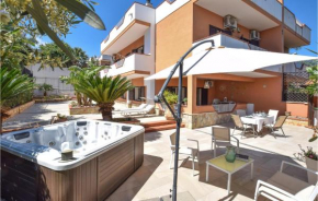 Nice home in Altavilla Milicia with Jacuzzi, WiFi and 4 Bedrooms